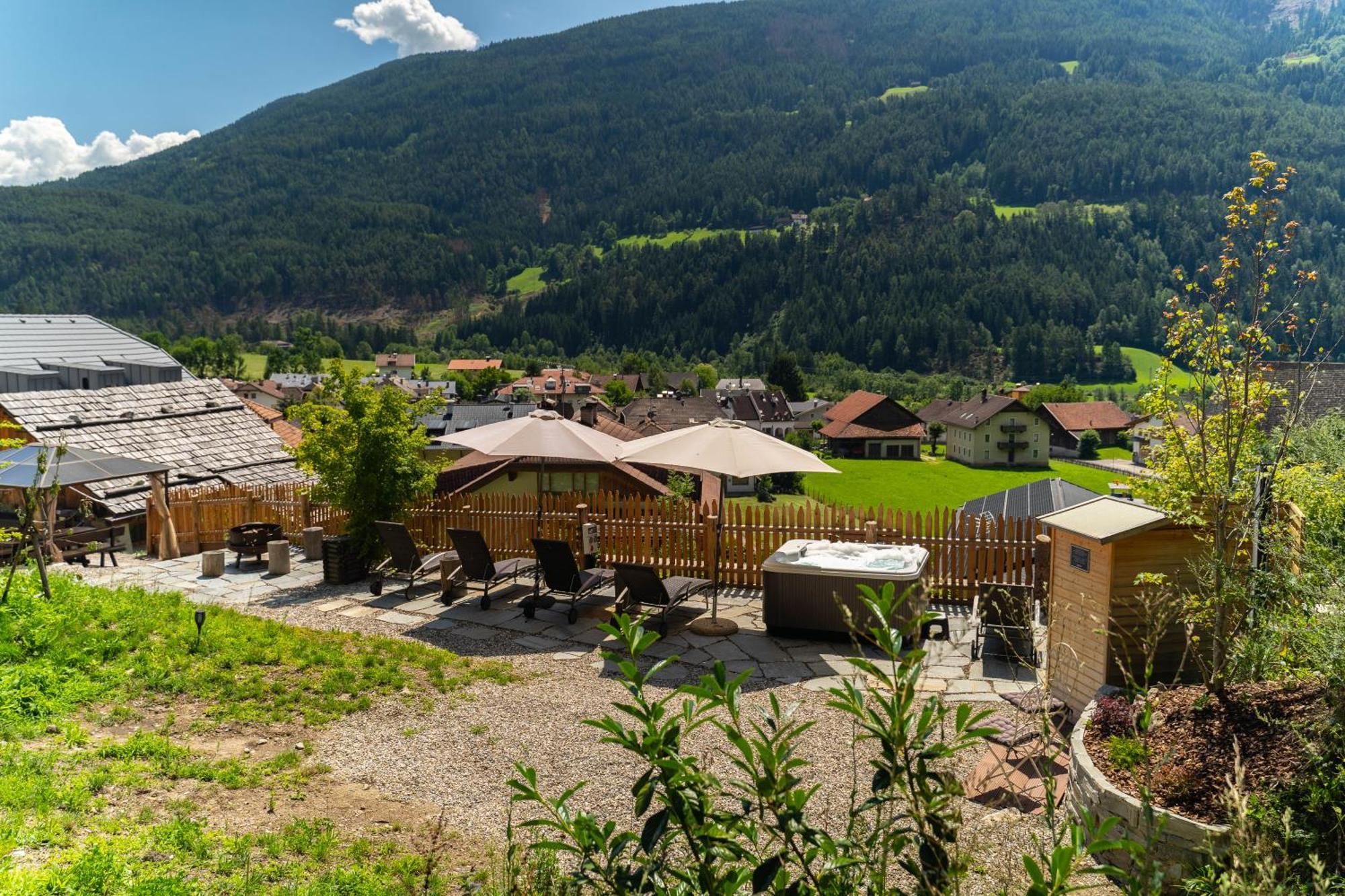 Apartments & Historic Chalet Neuhaus San Sigismondo Buitenkant foto