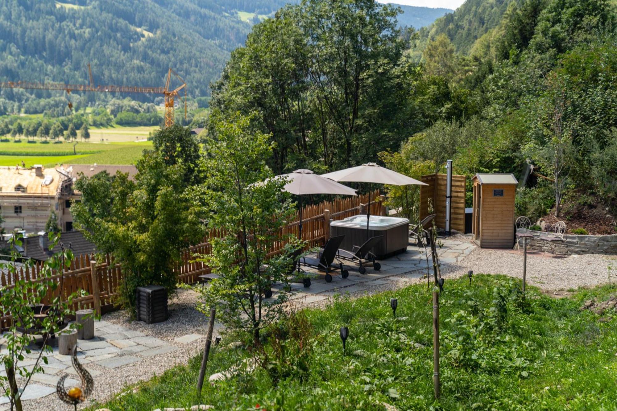 Apartments & Historic Chalet Neuhaus San Sigismondo Buitenkant foto